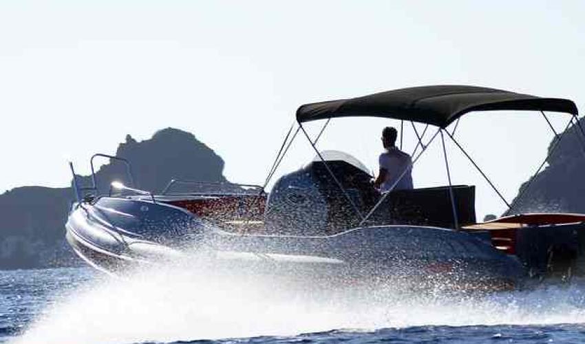 Speed Boat Cruises in Santorini